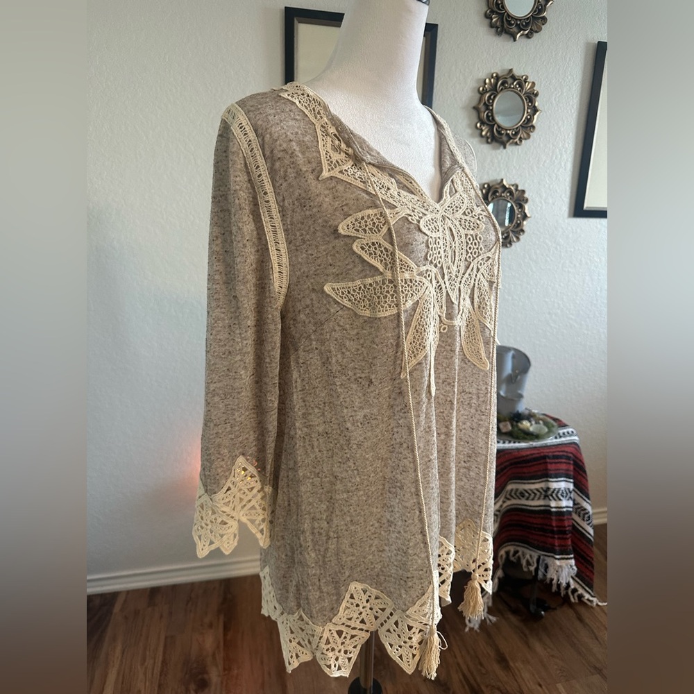 NWT Ryu Crochet Trim Tie Front Tunic Top